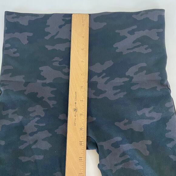 Spanx Seamless Leggings Size M Gray Camouflage High Rise Look At Me Now - Picture 10 of 10